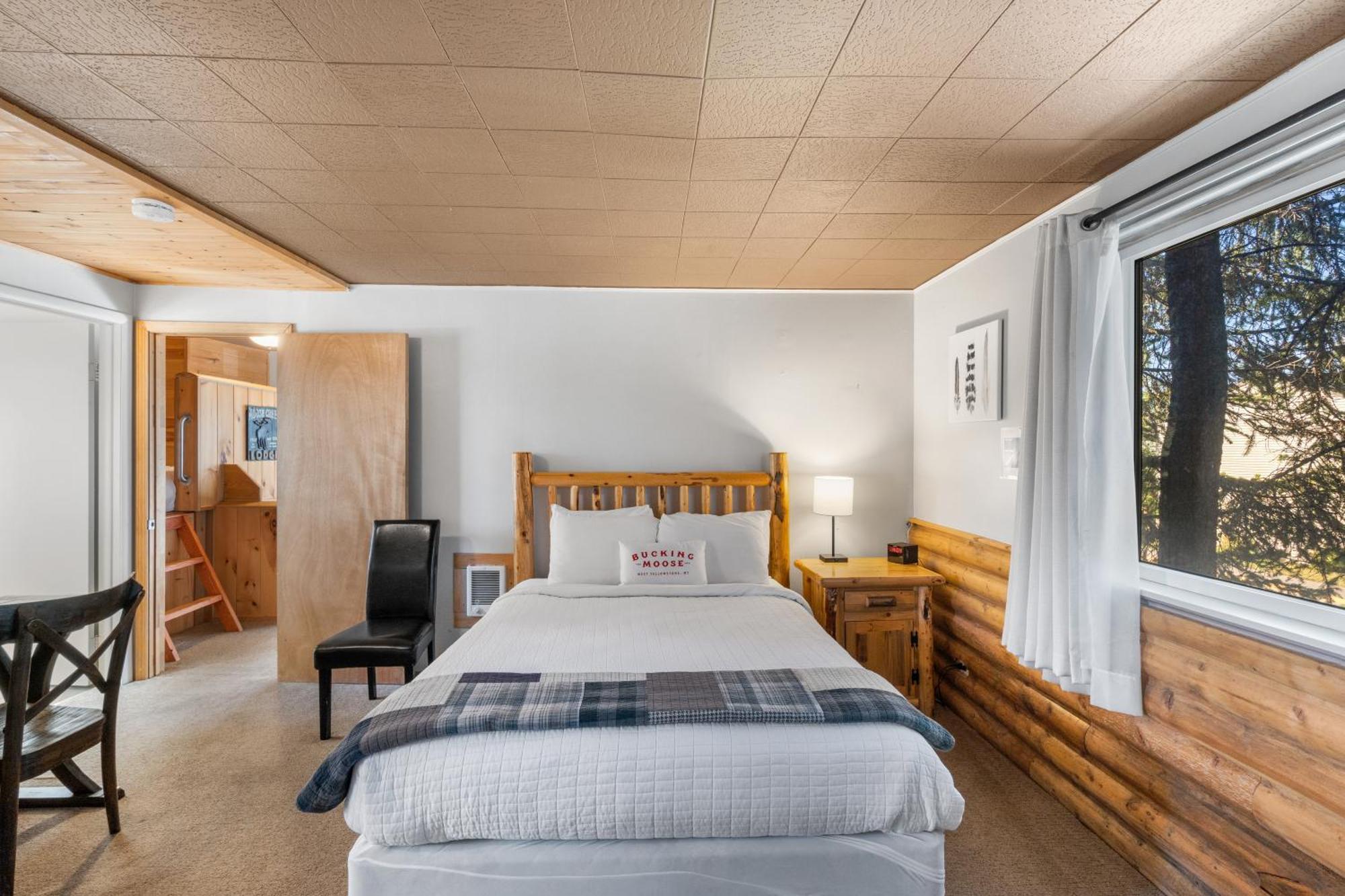 Hotel The Bucking Moose West Yellowstone Exterior foto