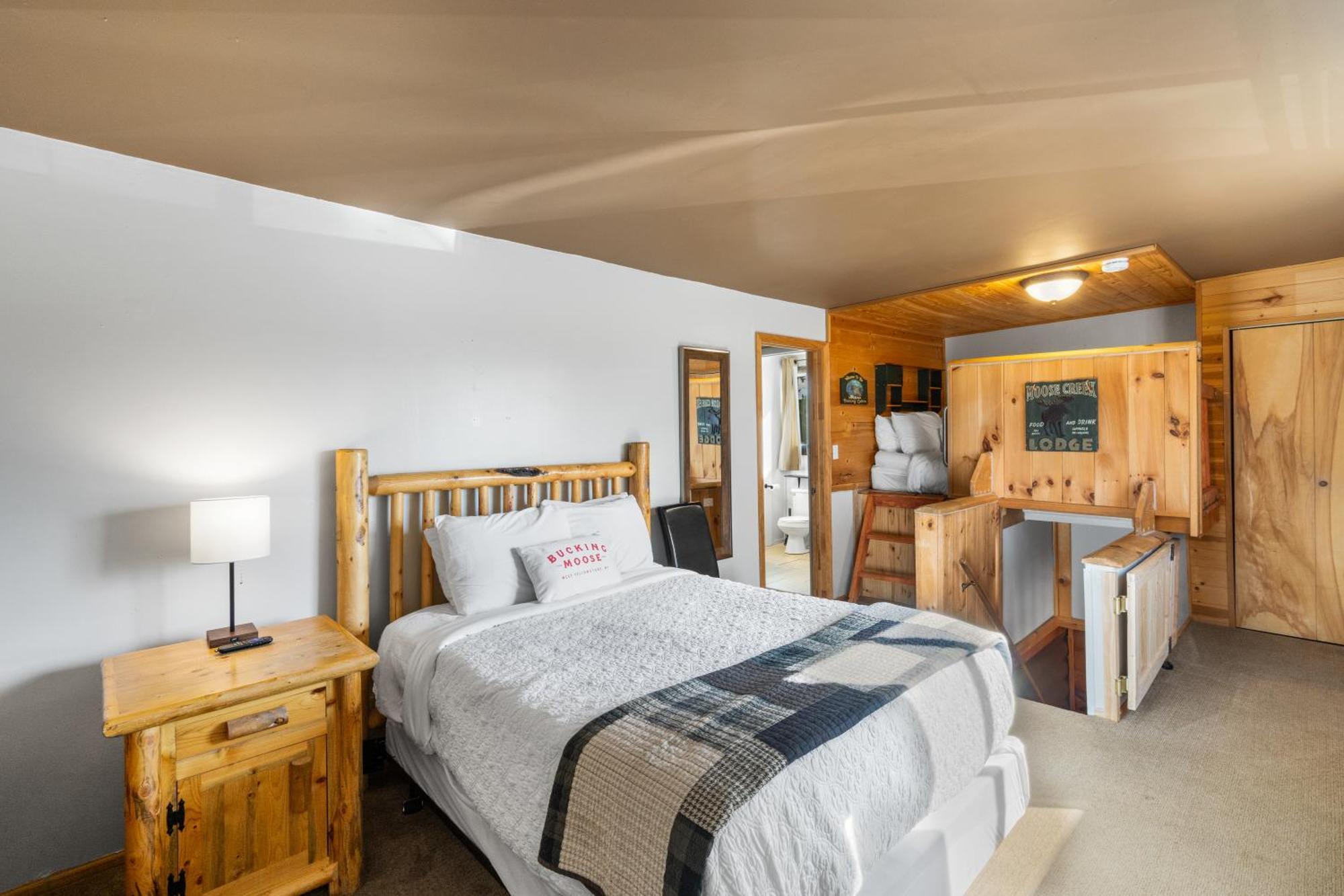 Hotel The Bucking Moose West Yellowstone Exterior foto