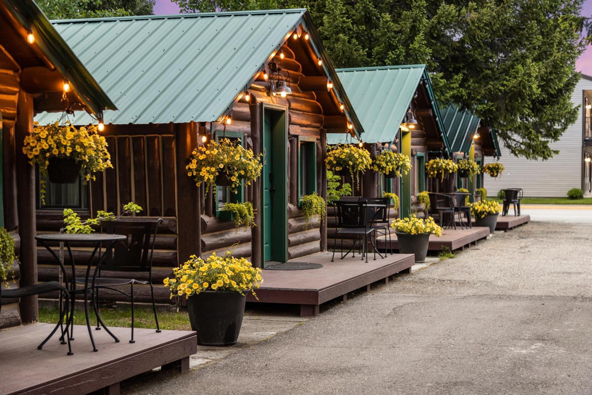 Hotel The Bucking Moose West Yellowstone Exterior foto