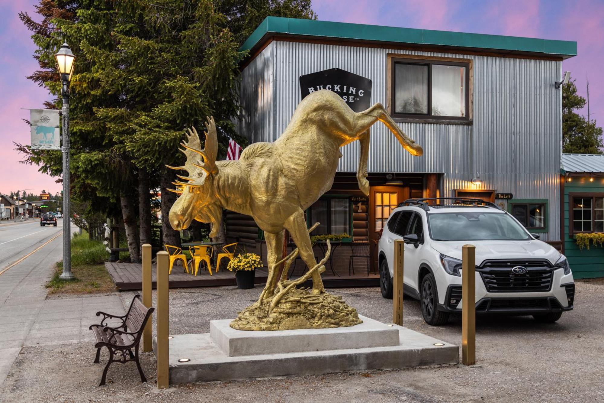 Hotel The Bucking Moose West Yellowstone Exterior foto
